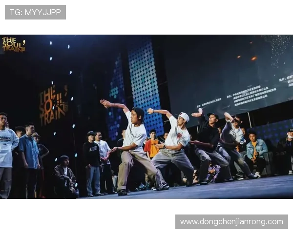 成都飞盘队在世界街舞大赛中以77分稳居积分榜首位 成都飞盘队在世界街舞大赛中以77分稳居积分榜首位